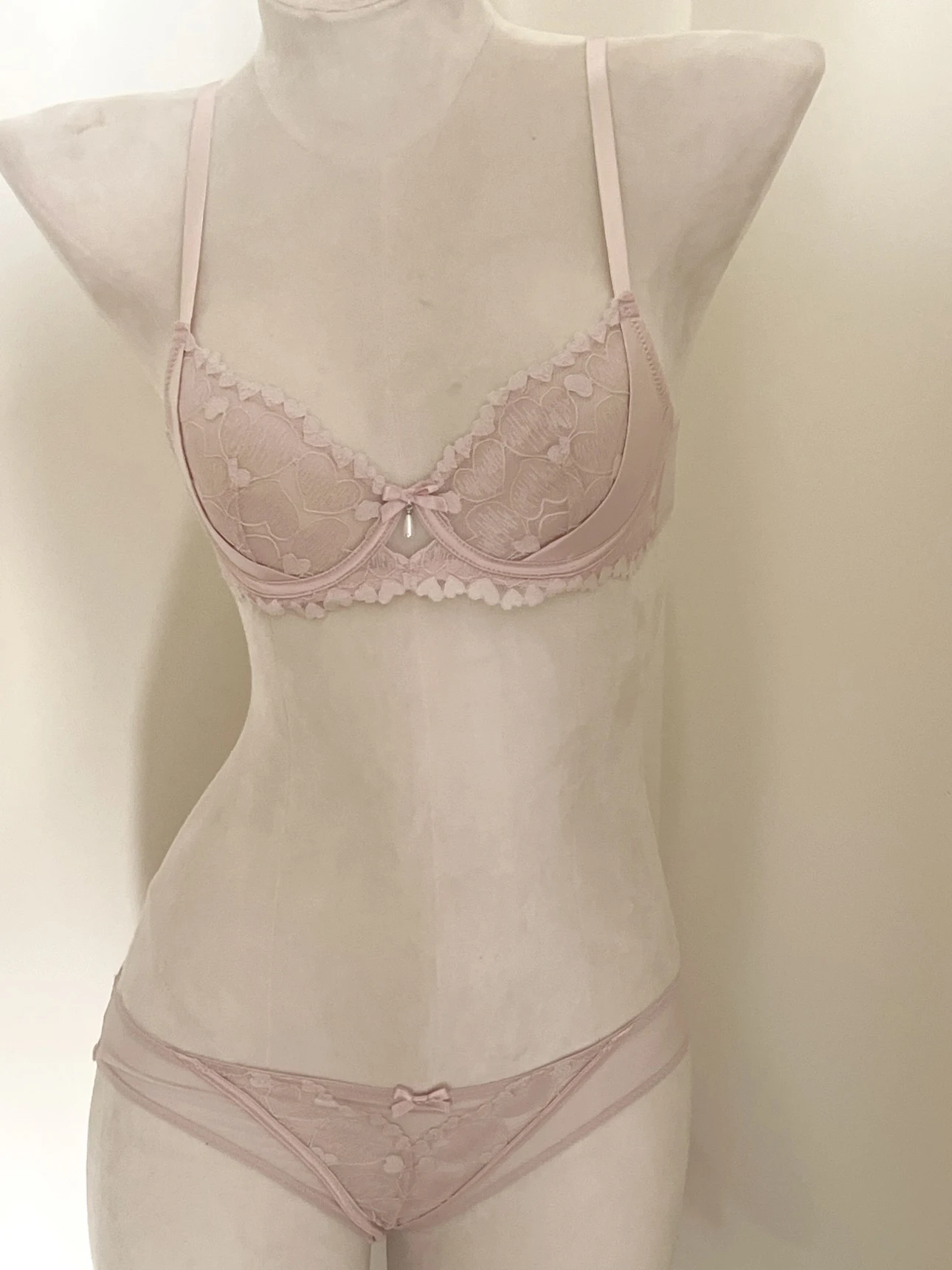 Conjunto de lencería adelgazante de encaje francés, sujetador y bragas sexis de realce, anillos finos de acero ligeros de lujo, conjunto de Control de barriga con realce Sexy YUQI
