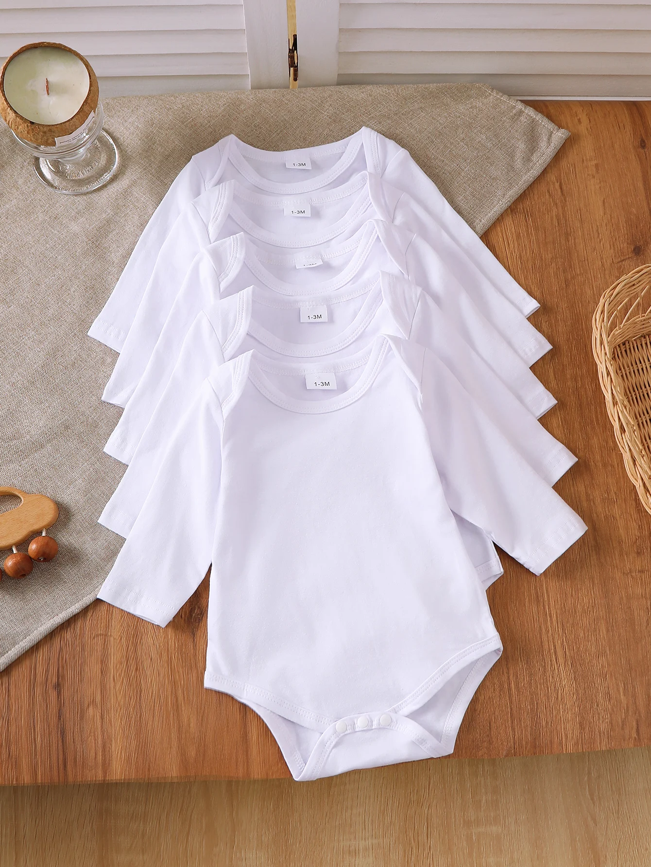 5-Pack of Newborn Pure White Long-Sleeve Onesies, Basic Solid Color Round Neck Design, Snap Buttons at the Crotch for Easy Diaper Changes, Loose Fit Not Tight, Suitable for All Seasons, Baby's Everyday Base Layer Romper