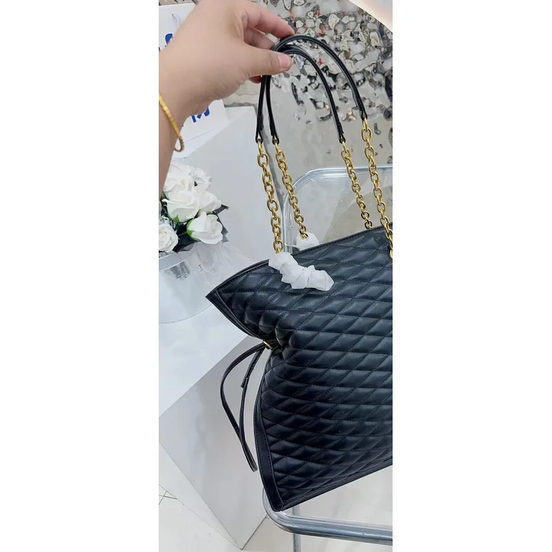 

YS 2024 New Lingge Women's One Shoulder Large Capacity Handbag With High Quality And Unique Design Underarm Bag