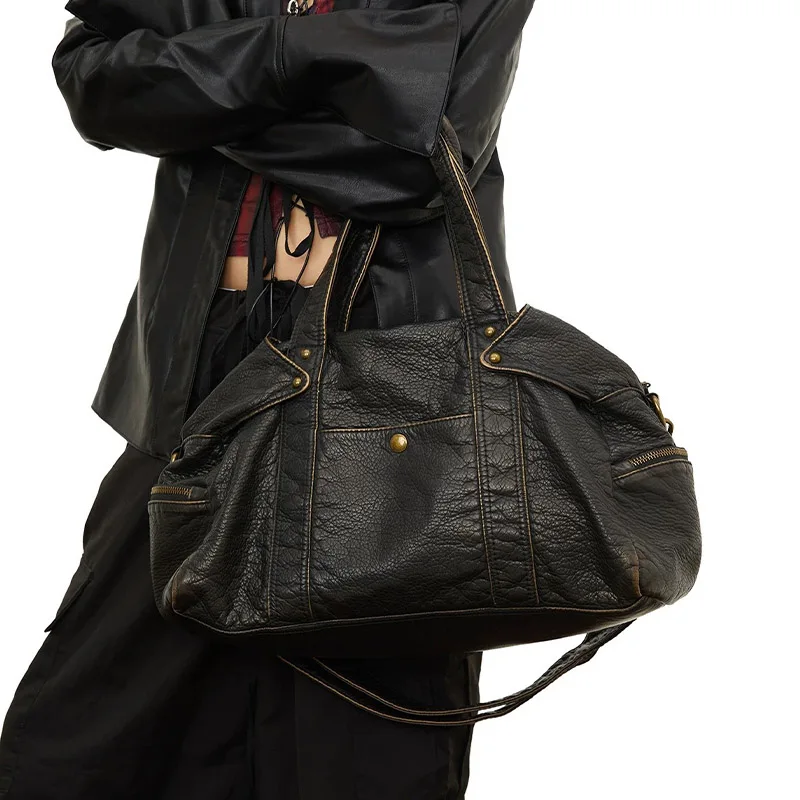 

Fashionable women's retro rivets vintage large capacity shoulder bag luxury soft pu leather school business portable off-road ba