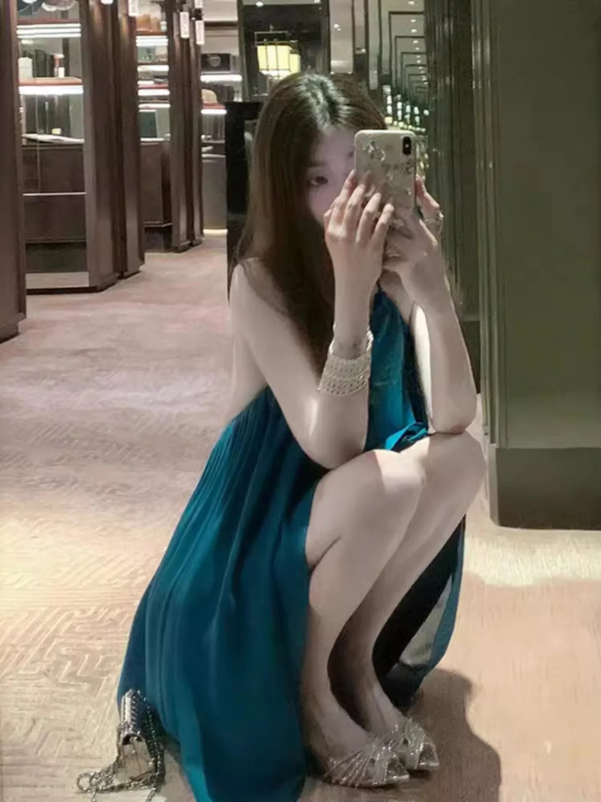 

Изысканное сексуальное короткое платье-футляр с завязками на шее для женщин, с высокой талией, облегающее, для повседневной носки, однотонное, летняя мода