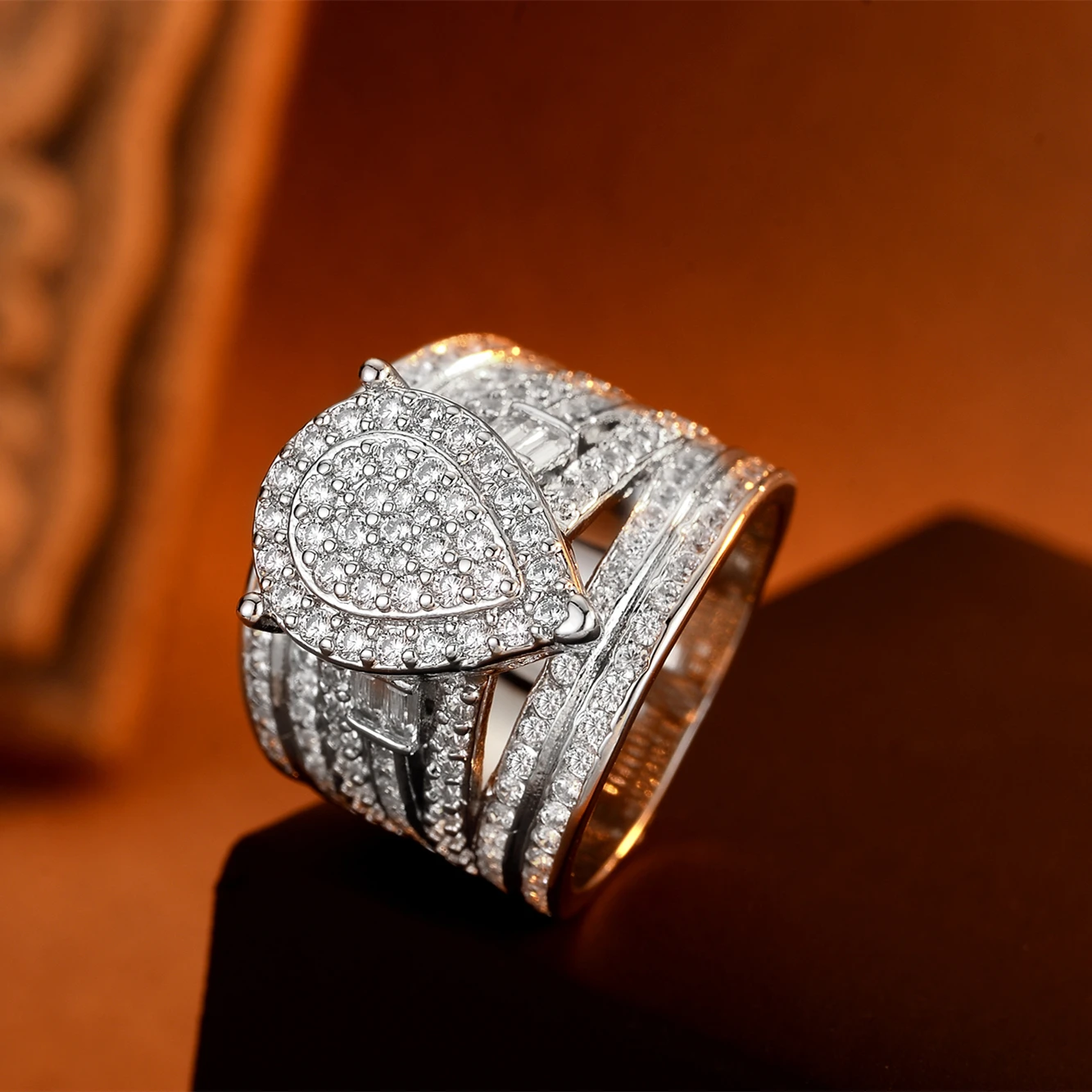 Luxury Full Diamond Ring for Men and Women, Exquisite Gift