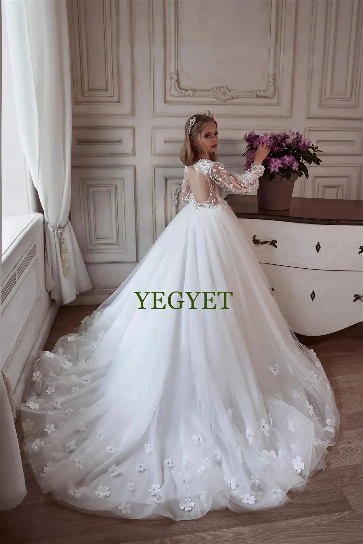 

White Flower Girl Dress Tulle Fluffy Floor Length Lace Applique Vintage Elegant Little Children Holy Communion Birthday Dress