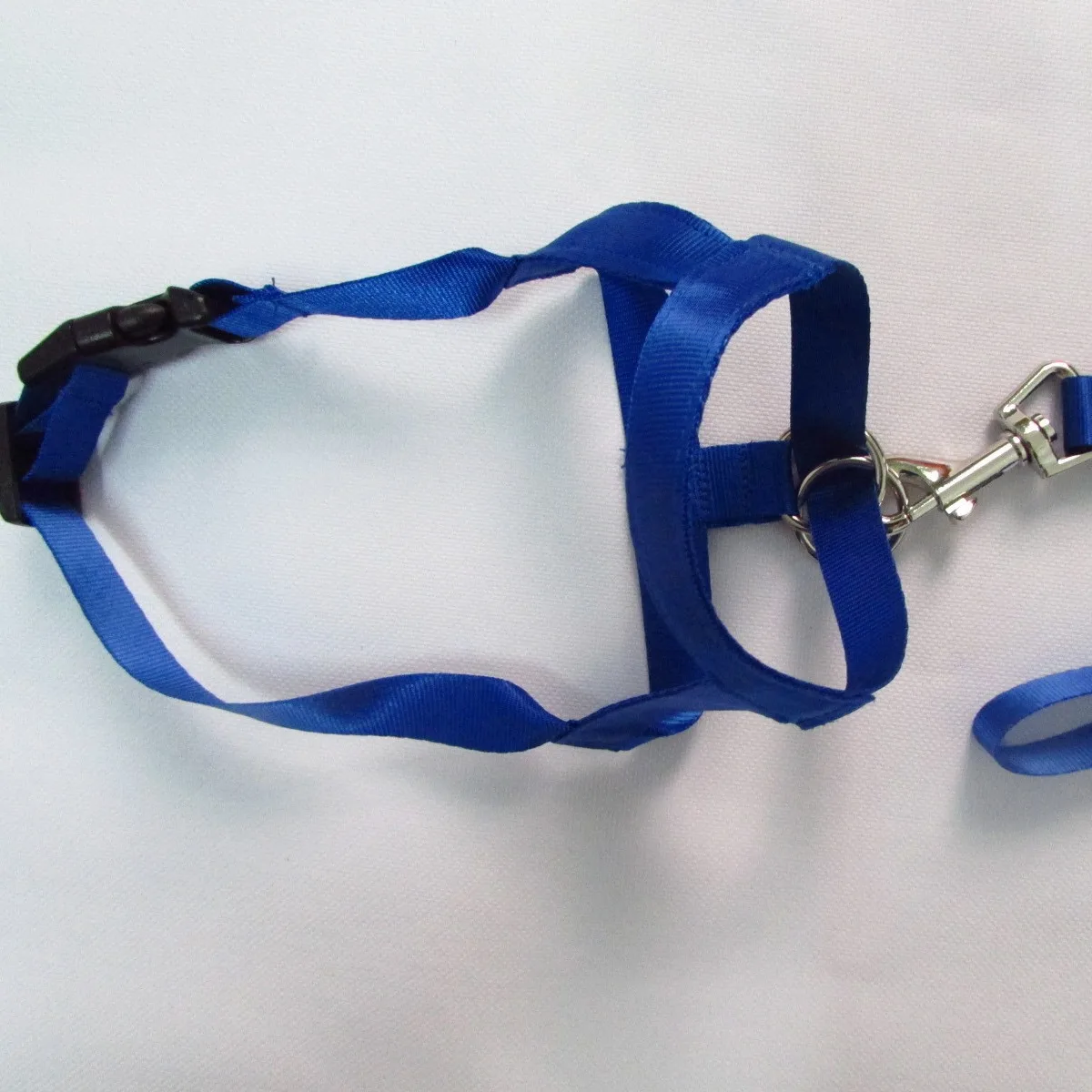 Manufacturer - supplied Nylon Pet Muzzle with Rope for Anti - barking, Anti - biting and Anti - rush - Ideal for Pet Training