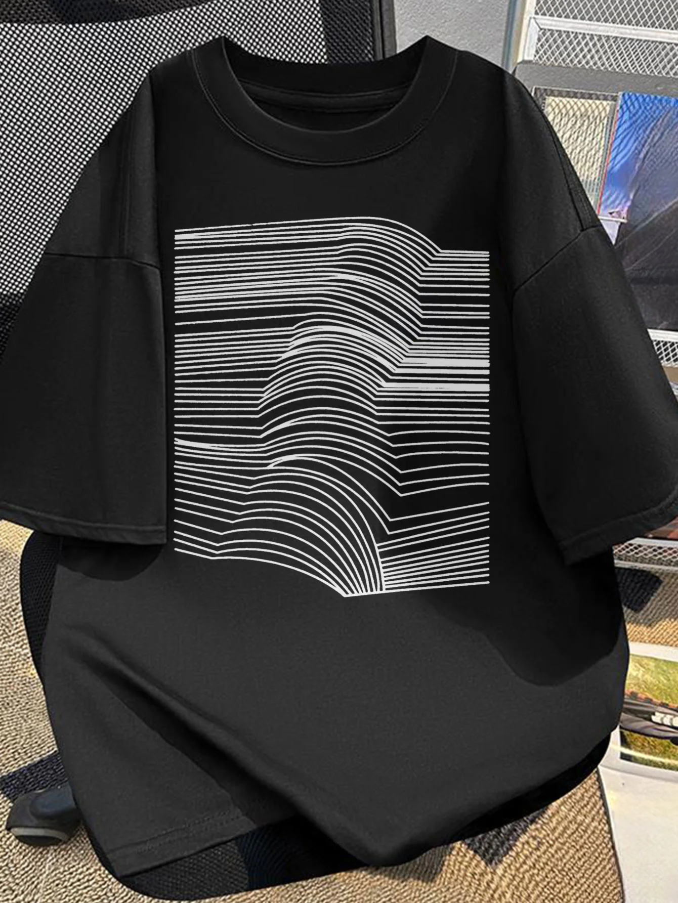 Green Line Art Printed T-shirt for Men and Women Commuting, Summer Trendy Outstreet Round Neck Short Sleeve