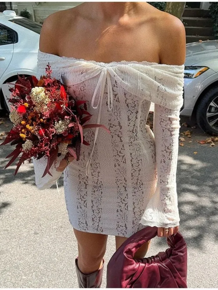 Robe longue en dentelle florale pour femmes, épaules dénudées, manches évasées, élégante, ajourée, moulante, Maxi, robes de soirée, de Club, nouvelle collection printemps