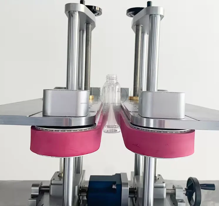 Bottomless Side Gripper Grab Belt Conveyor with Gap Transfer for Uneven Bottom Pet Bottles for Manufacturing Plant Use