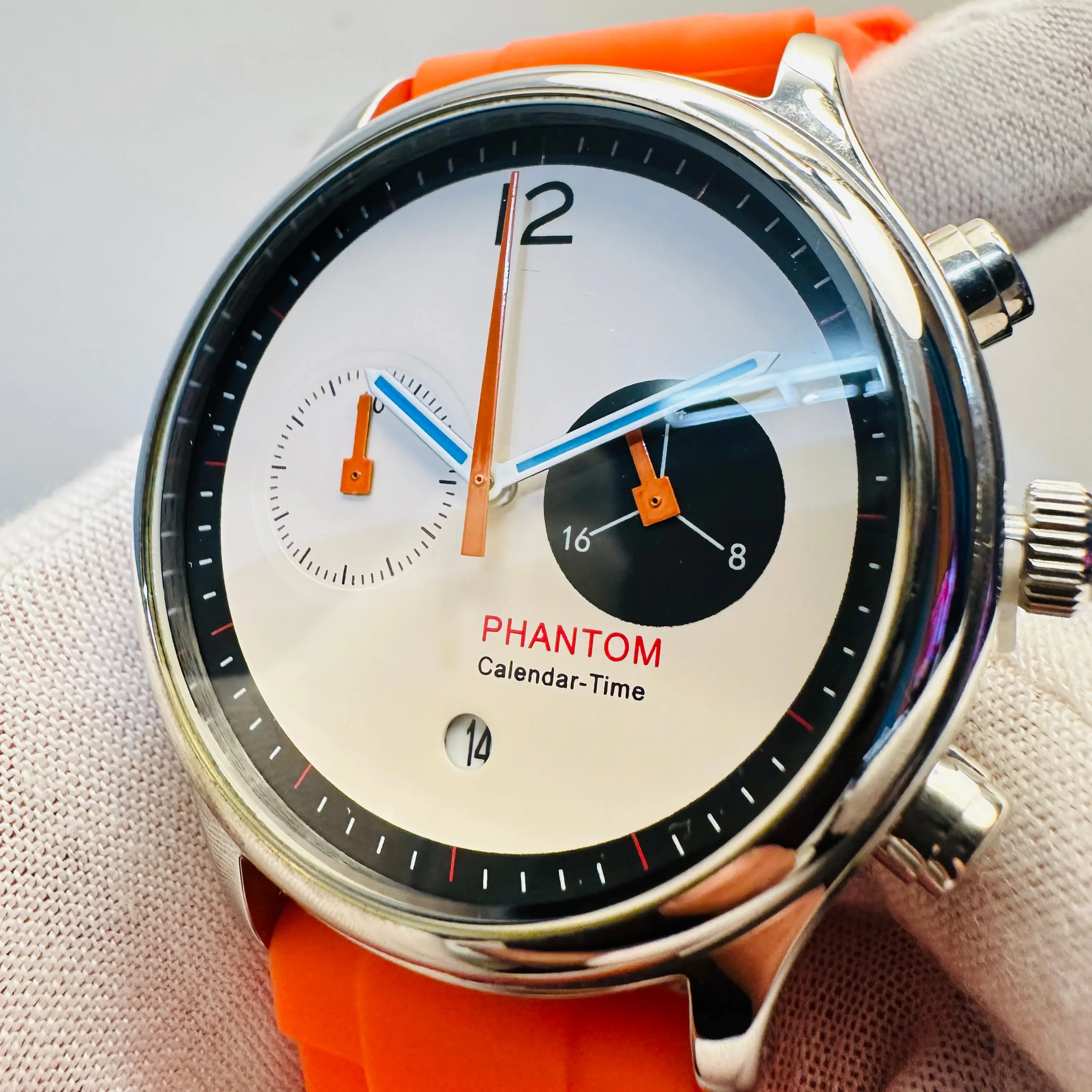 PHANTOM Sport Chrono Men's Watch - Scratch-Resistant Stainless Steel, Stopwatch & Calendar, Waterproof Quartz Watch