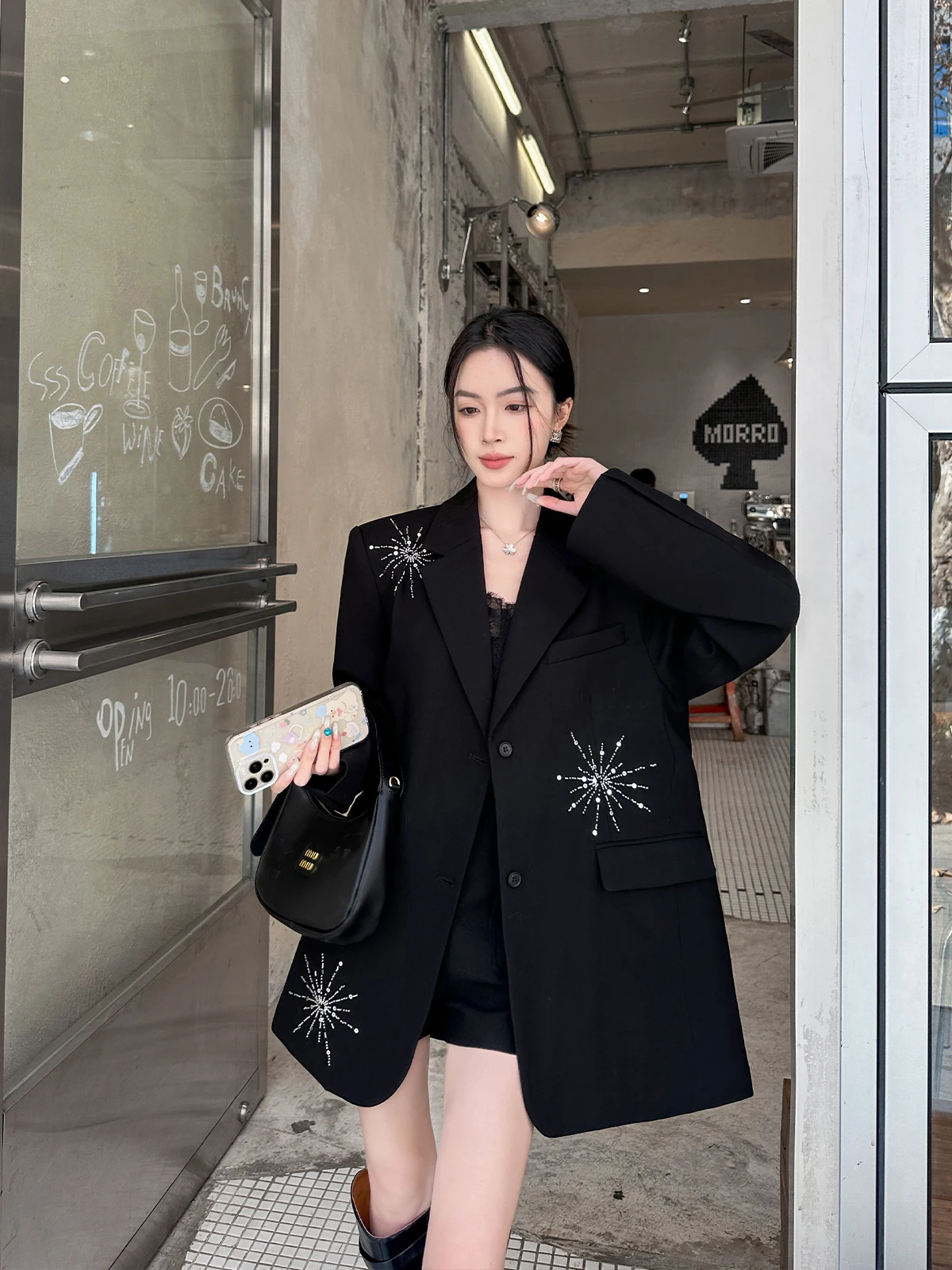 

Женский костюм Bla Loose: Дизайнерский шик для весны и осени, повседневный стиль, полиэстер, длинный рукав, на одной пуговице