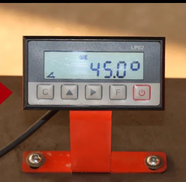 أي آلة قطع ملف تعريف زاوية نافذة الباب آلة قطع ملف الألومنيوم