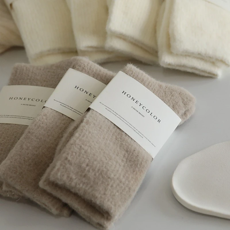 1 Pasang Kaos Kaki Panjang Wanita Warna Solid dengan Bulu Tebal Kaos Kaki Hangat untuk Musim Dingin Set Kaos Kaki Tidur Termal Berkualitas Tinggi