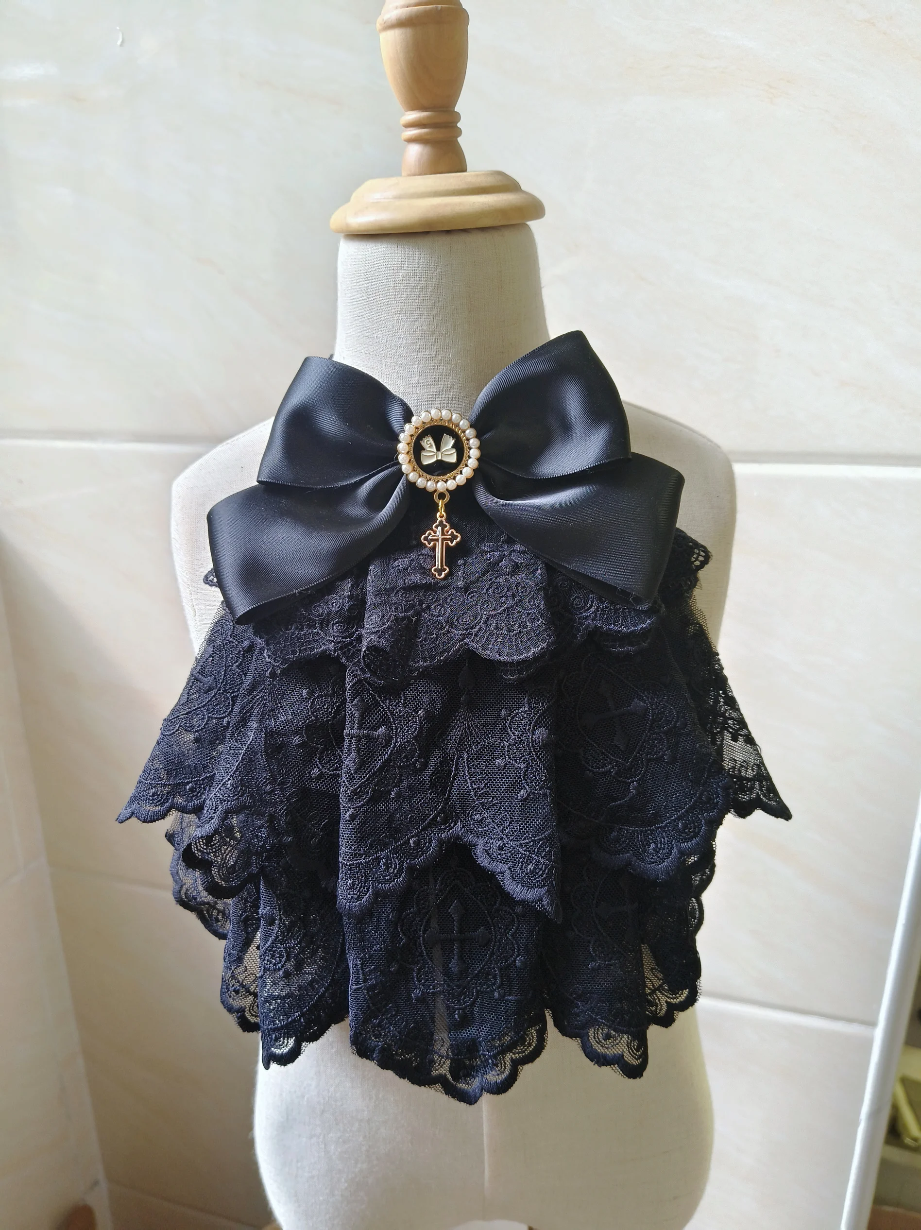 

Оригинальный костюм Лолиты ручной работы в готическом стиле, аксессуары Y2K, кружевной бант с рюшами, съемный искусственный воротник, женская элегантная брошь, нагрудник унисекс