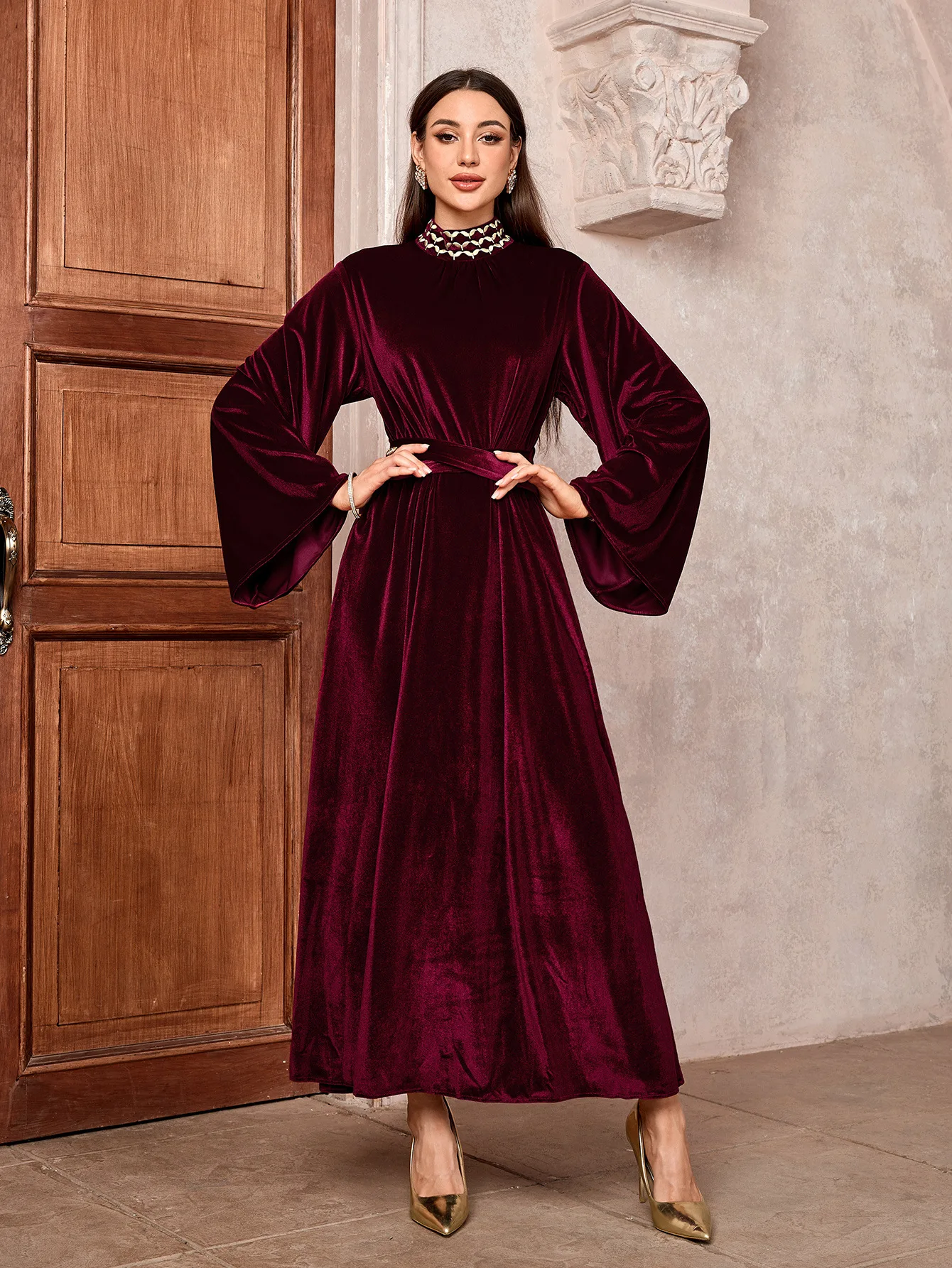 

Traditional Dress Embroidered Arabian Floorlength Dress Flared Sleeve Waist-Cinched Dress Concealed Zipper Modest Abaya