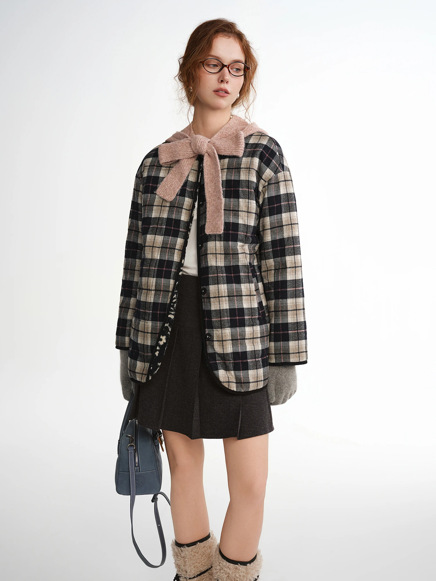 DUSHU ريترو مطبوعة عكسها أسفل سترة المرأة الياقة المستديرة نمط الشتاء الجديد 2025 معطف دافئ بوهو نمط الشارع الشهير التنقل