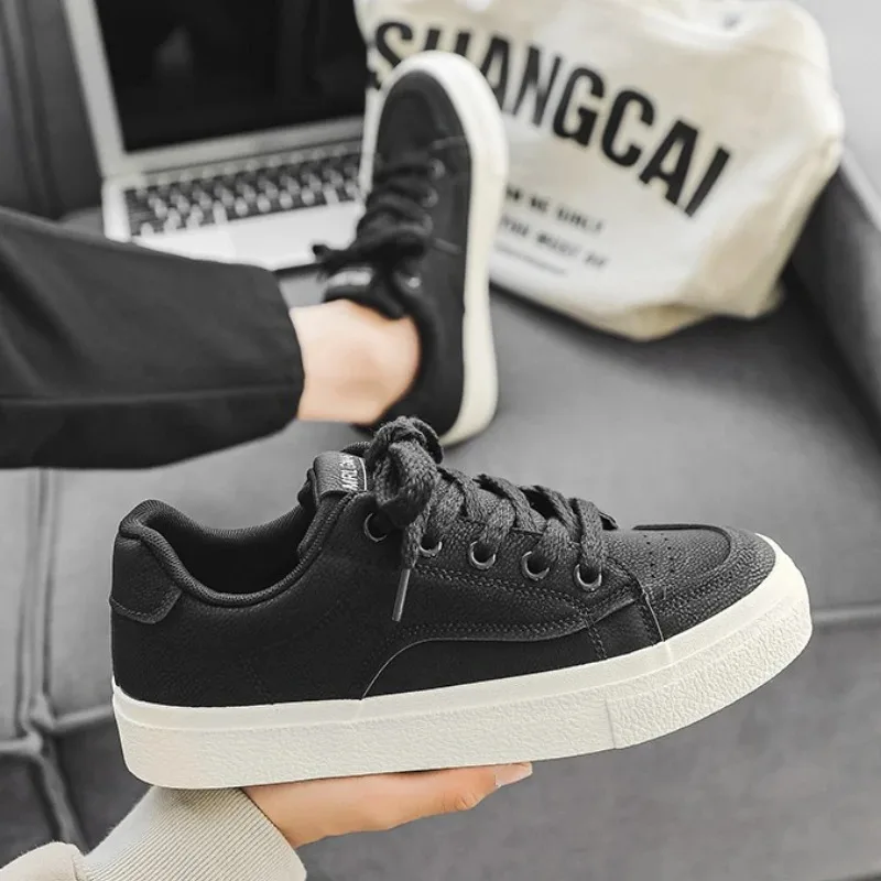 

High-quality Men's Color-blocked Soft-soled Low-top Fashionable and Versatile Lace-up Large-sized Canvas Vulcanized Board Shoes