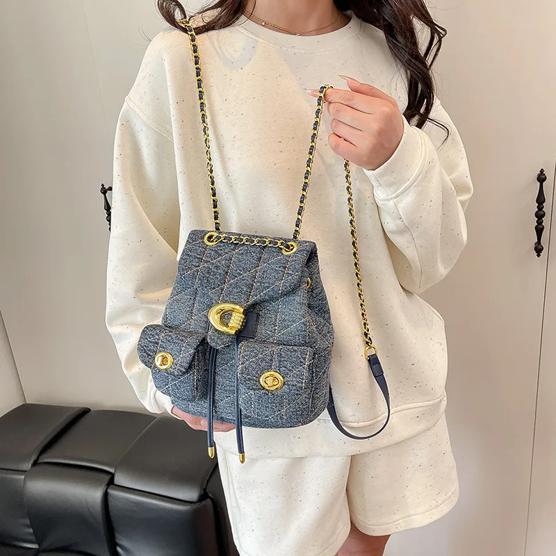 

2025 new quilted small fragrant wind sheepskin backpack retro student backpack diamond travel bag