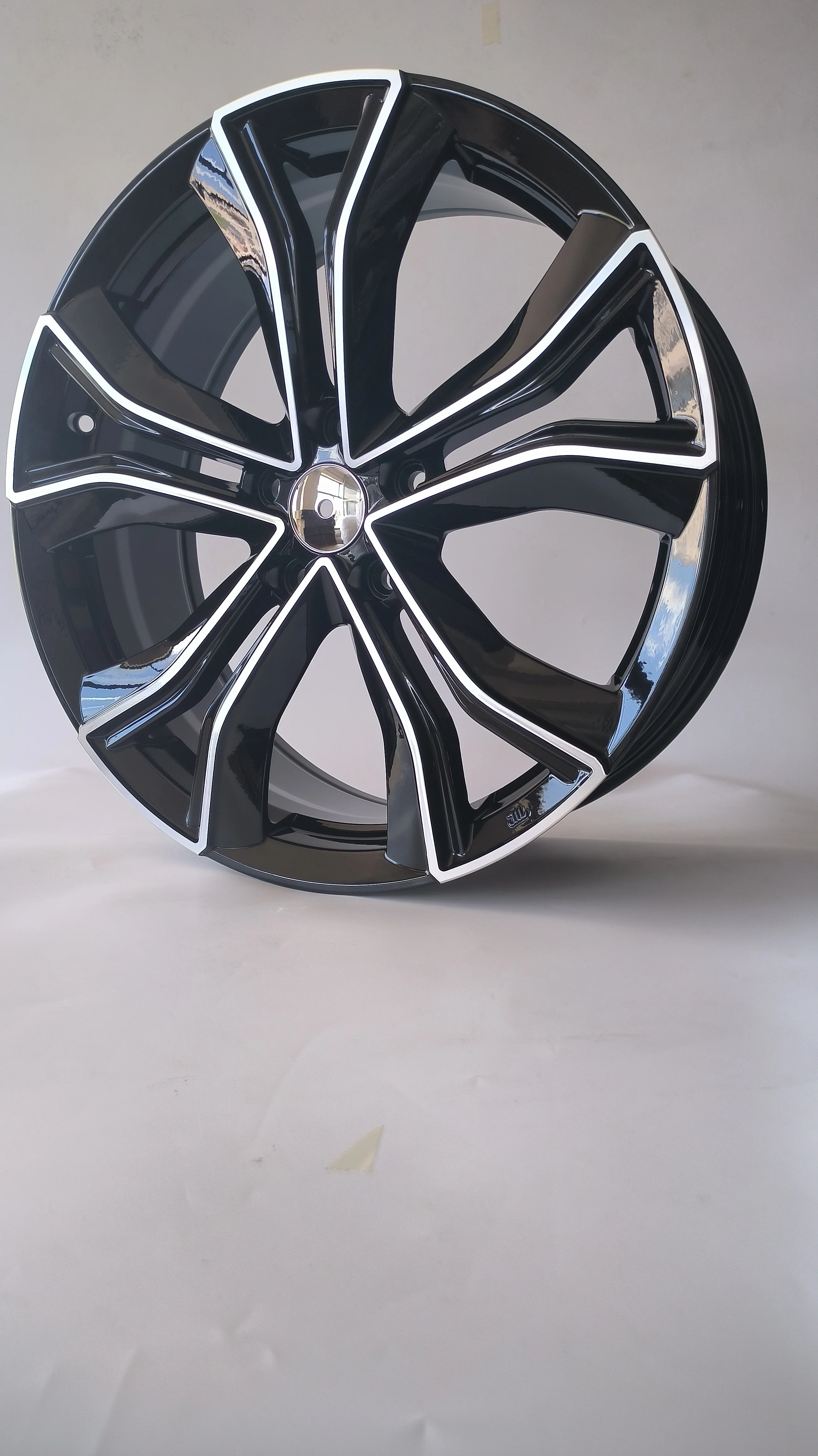 New 19x7.5 Inch Lightweight Forged Aluminum Alloy Sport Car Wheels Zinc Plated 45mm ET Universal Aftermarket Passenger Rims