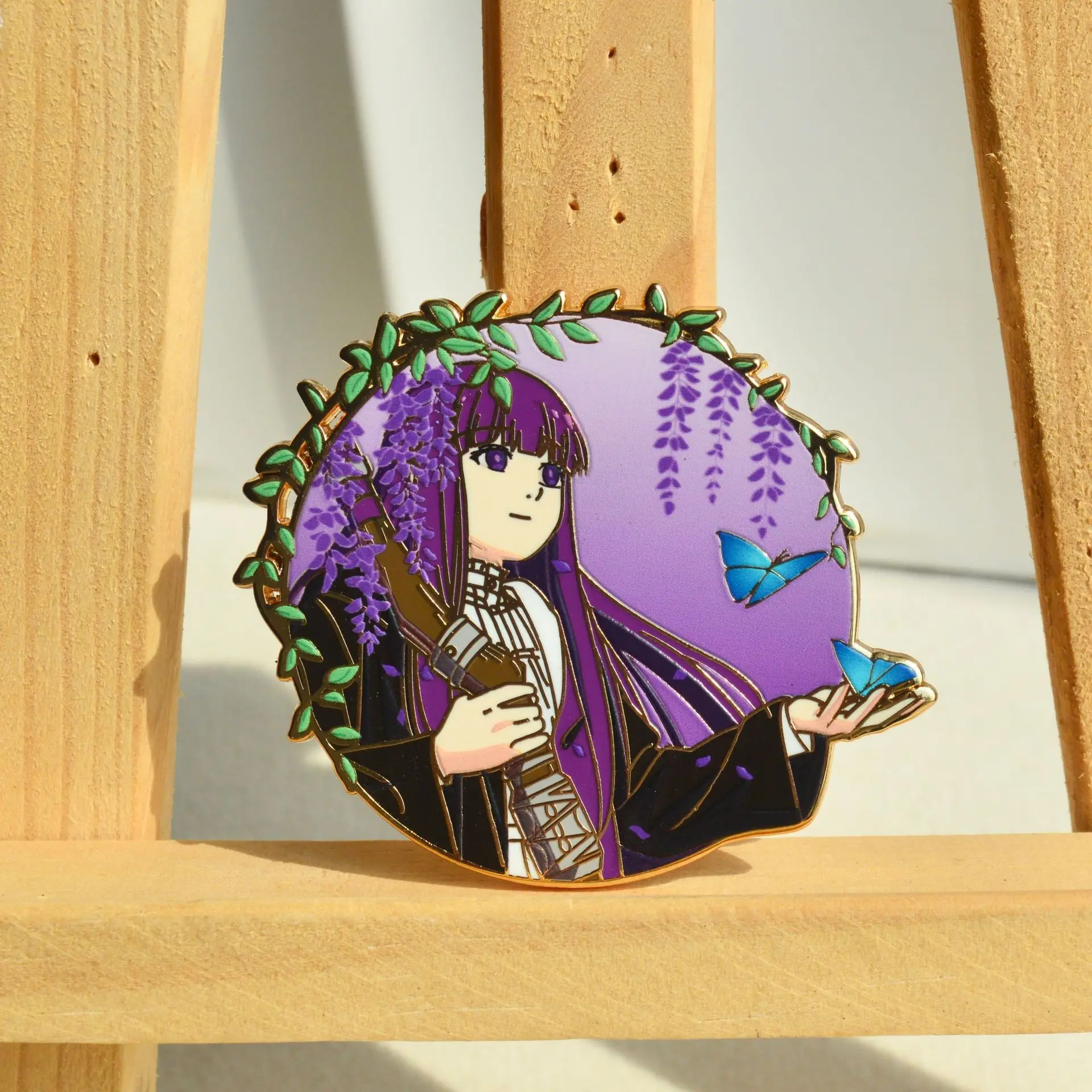 فريرين: ما وراء نهاية الرحلة المينا شارات السرخس دبابيس مانغا دبابيس أنيمي شارة لحقيبة الظهر الملابس التلبيب تأثيري لعبة الهدايا