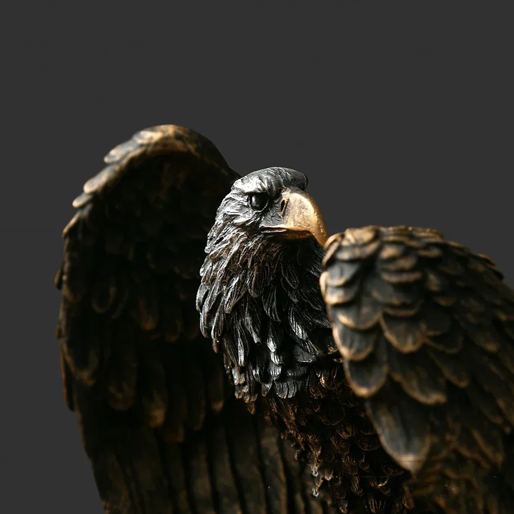 European style resin Spread wings Eagle, Wolf decorative statue Domineering animal home living room, Bedroom, decorative crafts