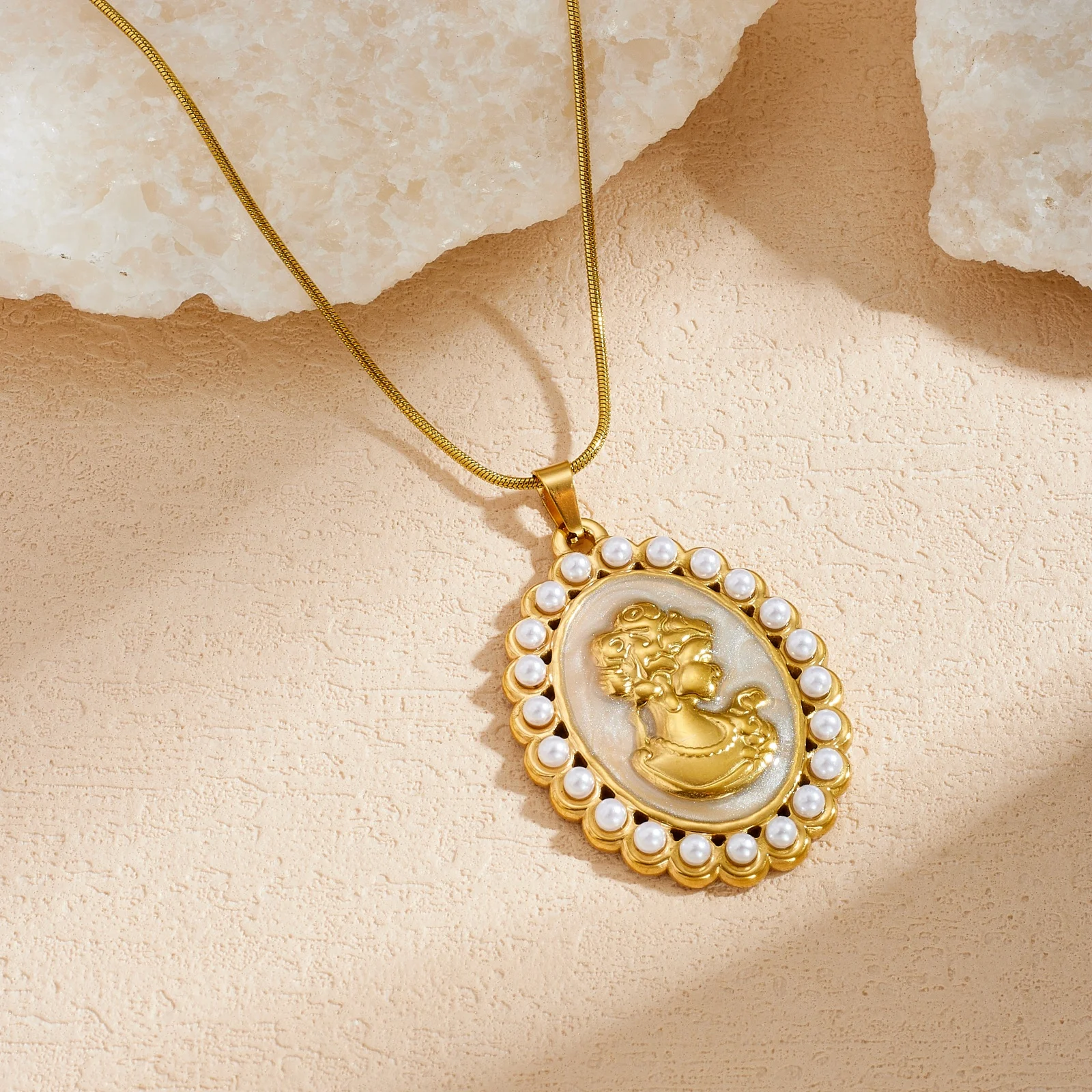 Edelstahl-Zirkon-Gold-Tennis-Schläger-Anhänger-Halskette für Frauen, minimalistische Halskette, modisches Schmuckgeschenk