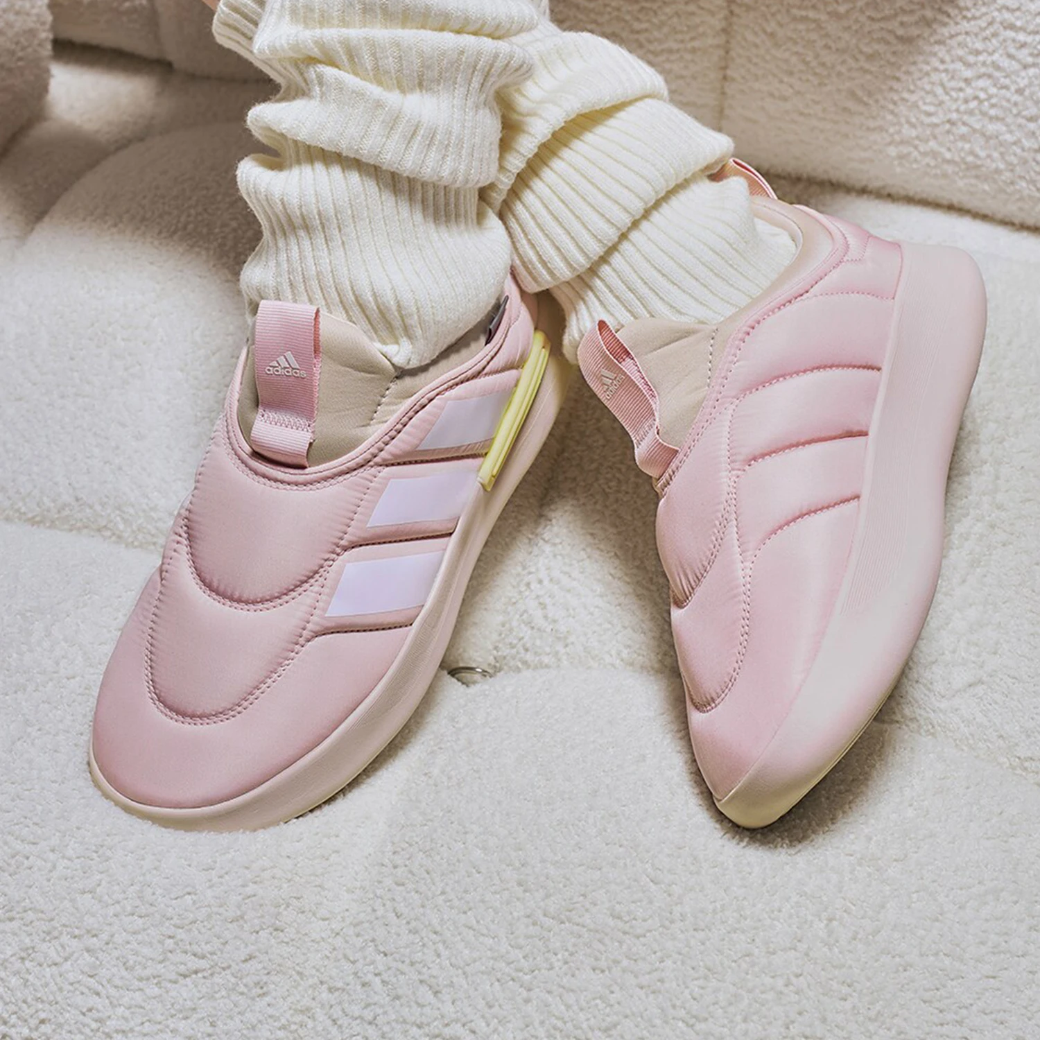 

Adidas genuine Mens and Womens JP7708 New Season Casual Comfortable Warmth Slip-Resistant Sports Shoes