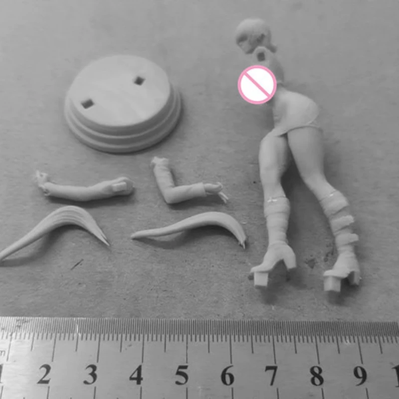 

1/35 Scale Resin Figure The Dwarf King Assembled Model Kit Statue Unassembled and Unpainted 3D printing toy
