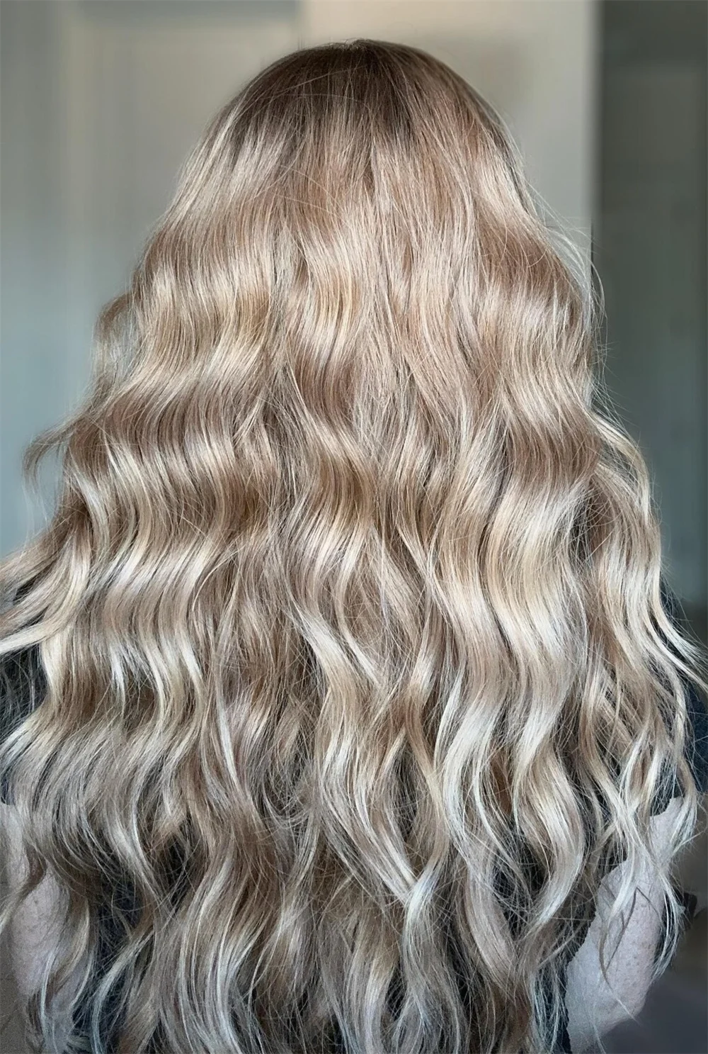 Look Natural Lace Front Wig 26” Long Wavy Free Part Rooted Blonde Balayage Heat-Resistant Fiber Synthetic Glueless Wig Ladies