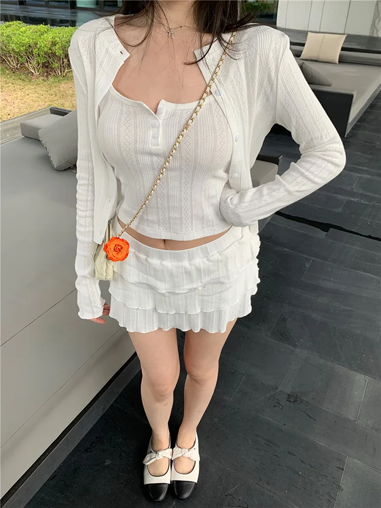 ชุดเซ็ตเสื้อคลุมคาร์ดิแกนเปิดไหล่สไตล์เกาหลี พร้อมกระโปรงทรงเข้ารูป สายเดี่ยว ชุดใหม่สำหรับผู้หญิง ฤดูใบไม้ร่วง