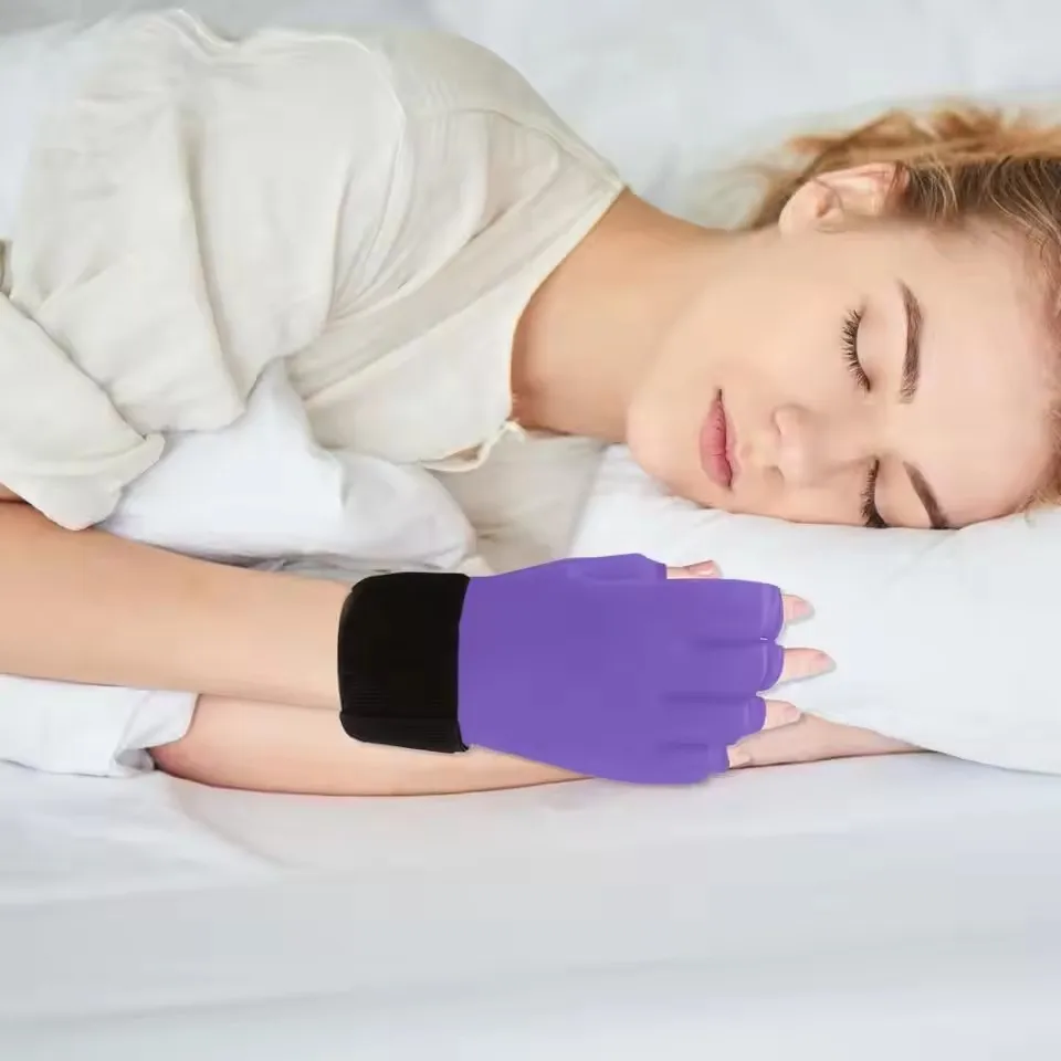 Wrist and Hand Ice Pack Wrap