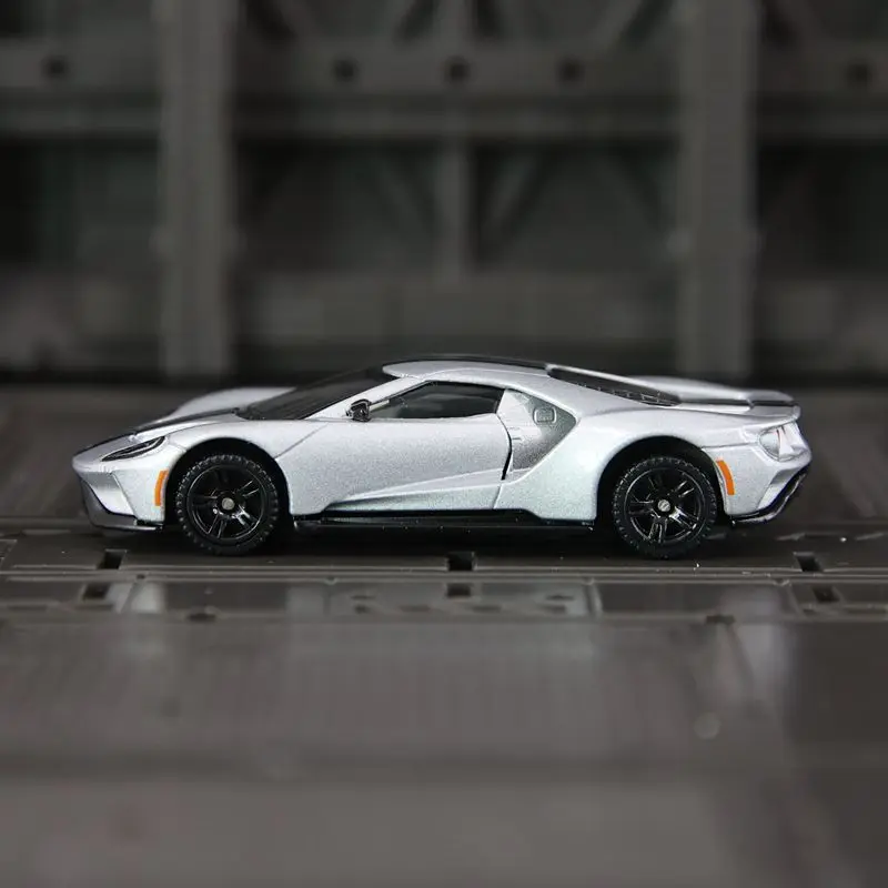 CCA 1:64 Ford GT2017 liga modelo de carro esportivo suspensão deslizante modelo de carro pequeno ornamento coleção presente detalhes ricos