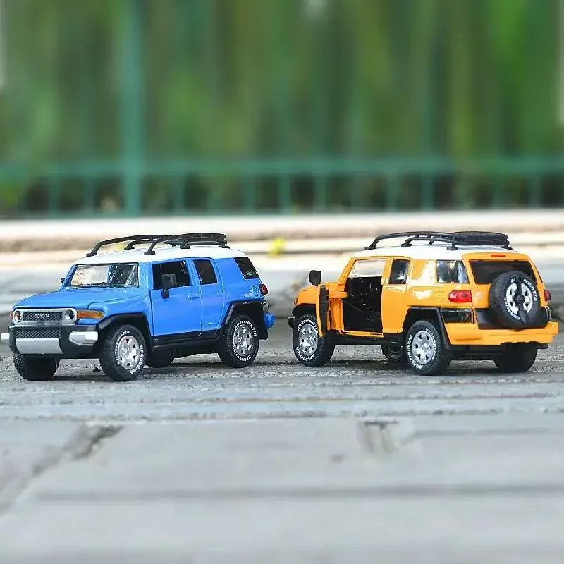 Jouets modèle de voiture en alliage moulé sous pression, Collection tout-terrain, son et lumière, cadeau pour enfants garçons