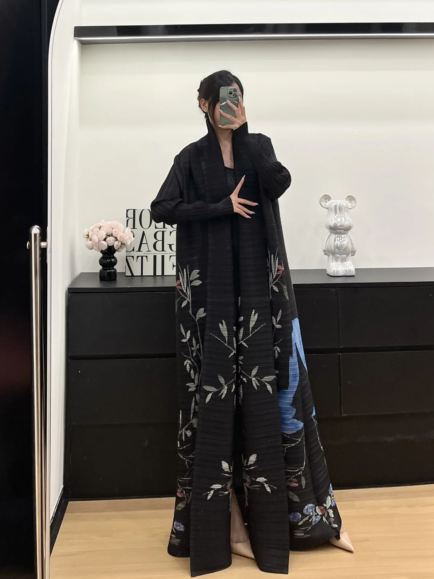 IN  STOCK  Wrinkled robe Western style cardigan coat cape printed trendy trench coat HOT SELING