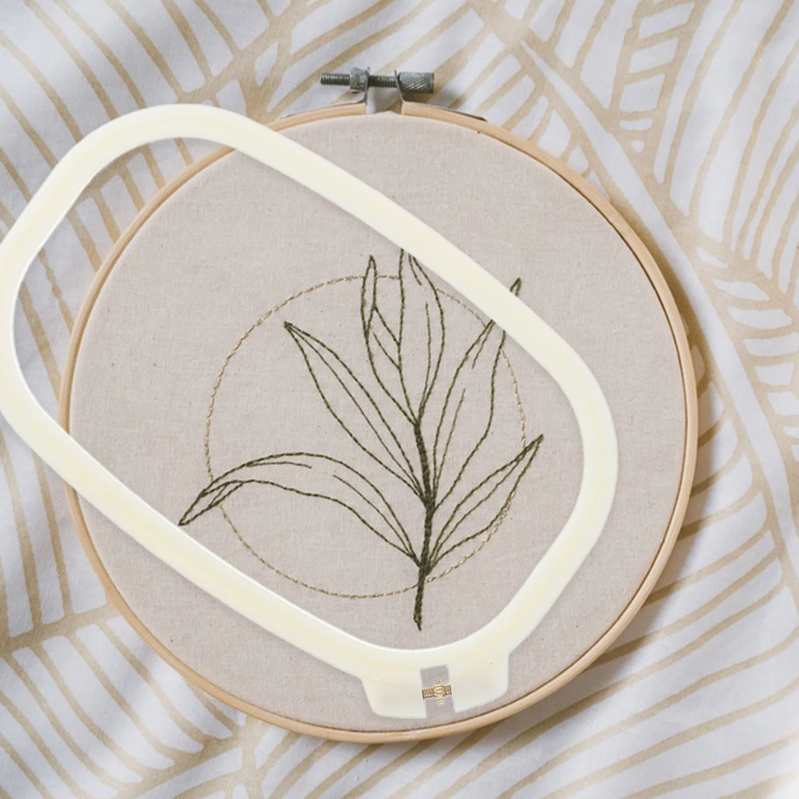 

4pcs Beige Embroidery Hoop Craft Frame 6 Inch 12 Inch Cross Stitch Supplies Plastic Durable Wedding Decor Needlework Circle