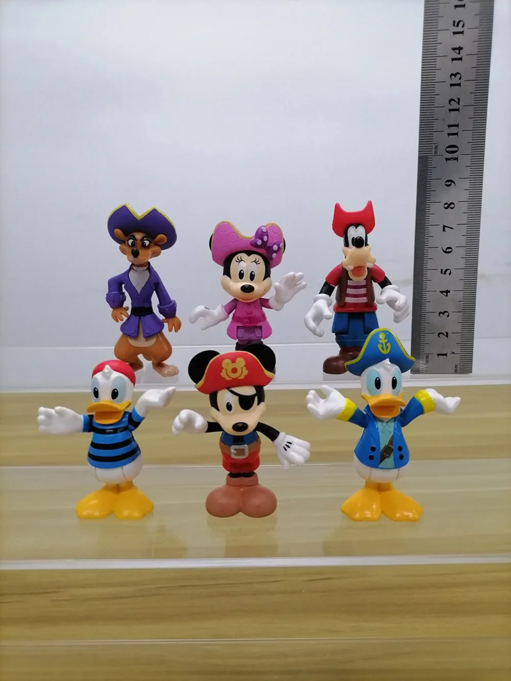 Disney-figuras de Anime de Mickey Mouse, Minnie, Pato Donald, Goofy, modelo de juguete, adornos de colección, regalos