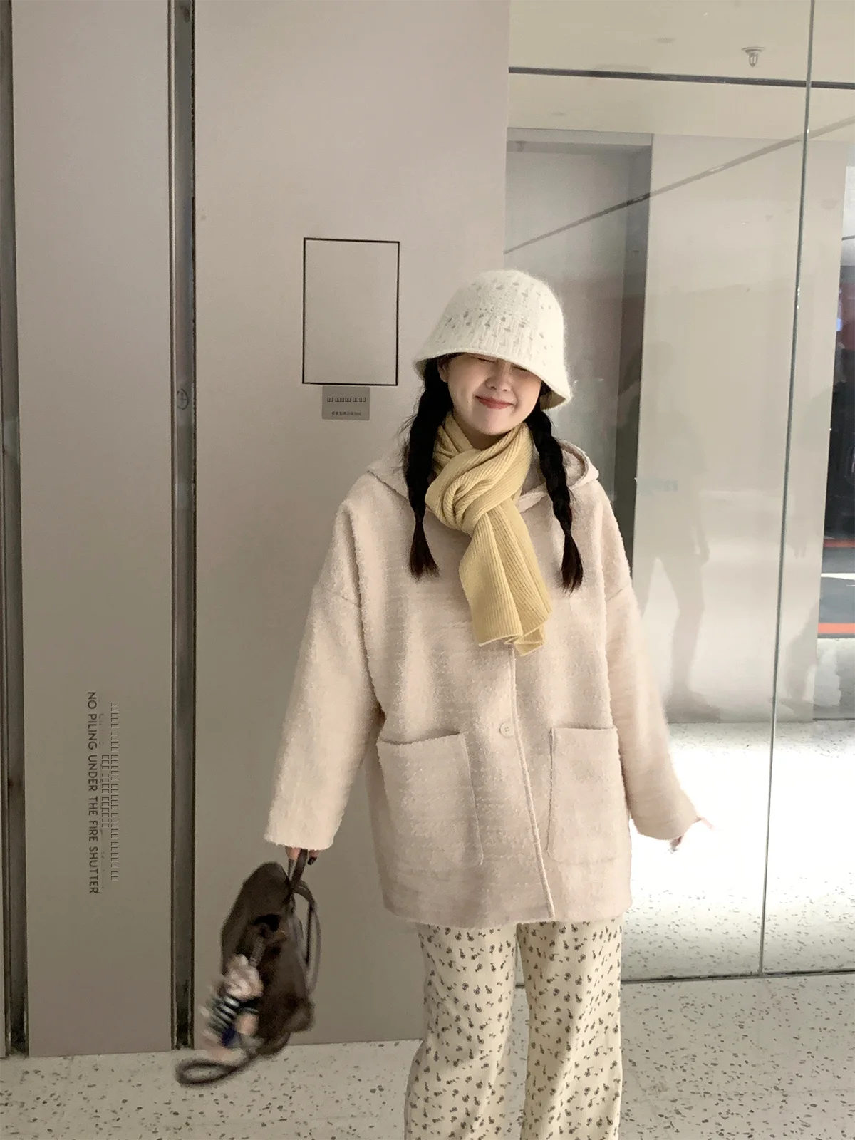 

Утепленная женская куртка из снежного вельвета с капюшоном, осенне-зимняя, с хлопковой подкладкой, в корейском стиле, для повседневной носки, на пуговицах