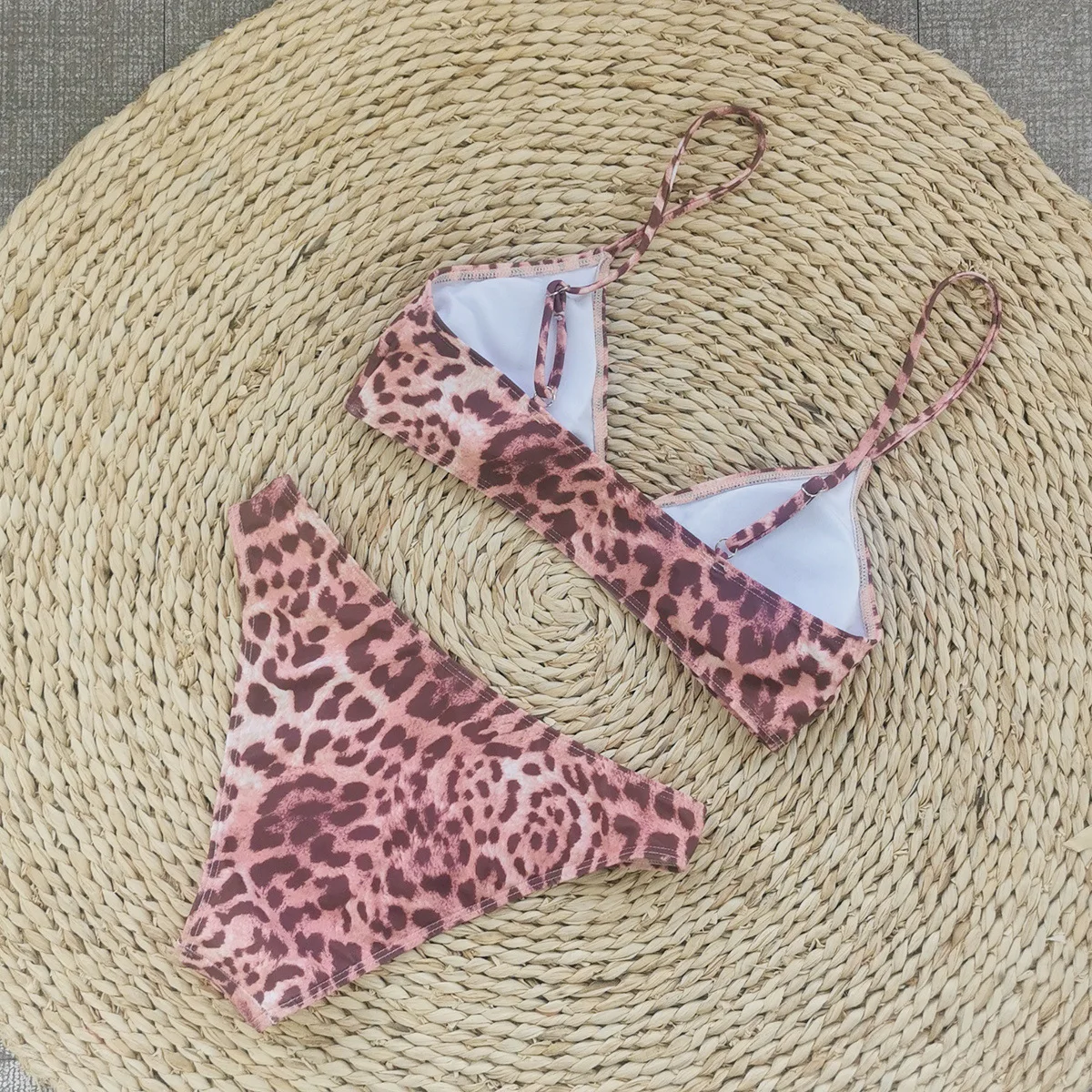 Three Point Bikini Dress Beach Set 2024 New Sexy Split Women's Swimsuit Leopard Print Bikini Three Piece Set Beach Wear Bodysuit
