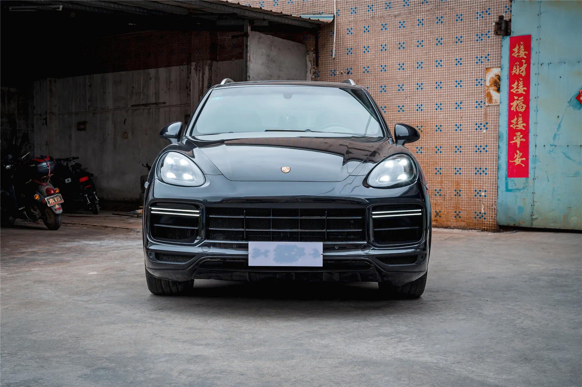 Body Kit for Porsche Cayenne 958.1 2011-2014 Change to 9Y0 2018 Turbo Include Front Bumper with Grille Headlights Eye Brown