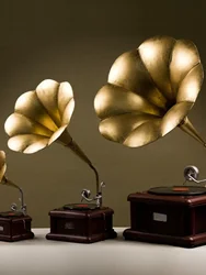 Vinyl Record Player Nordic Light Luxury Ornament Retro Model Phonograph Home Window Decoration Antique Finish Style
