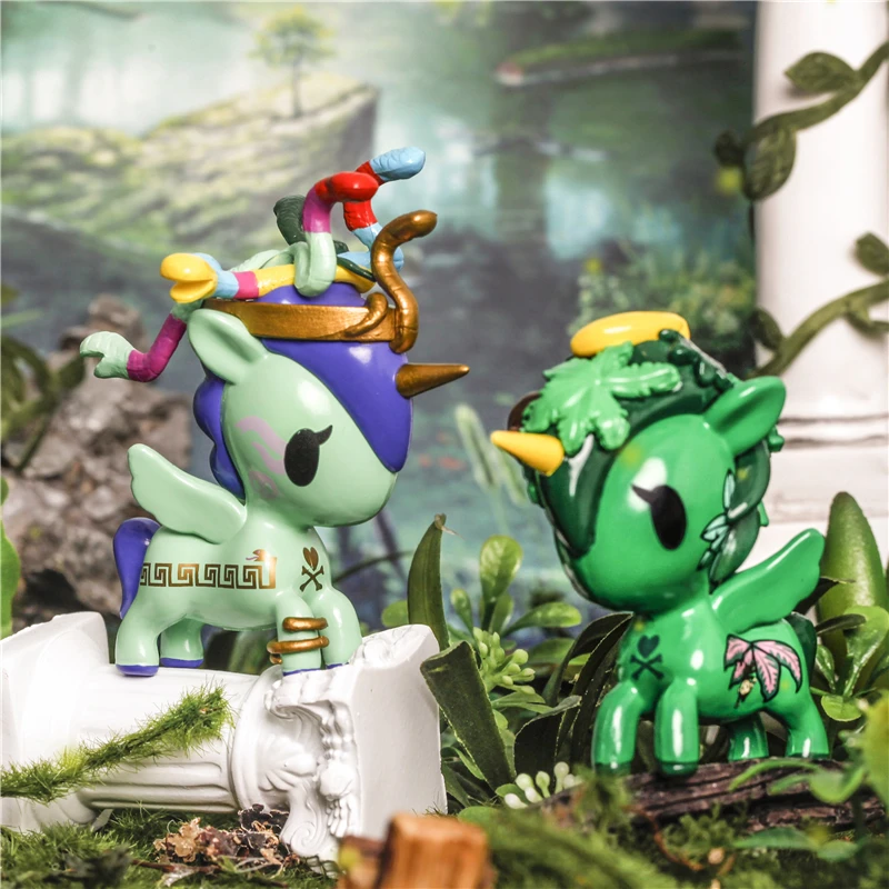 Tokidoki Unicorno Family Series 8 Blind Box - هدية سطح المكتب قابلة للجمع من الجيل الثامن