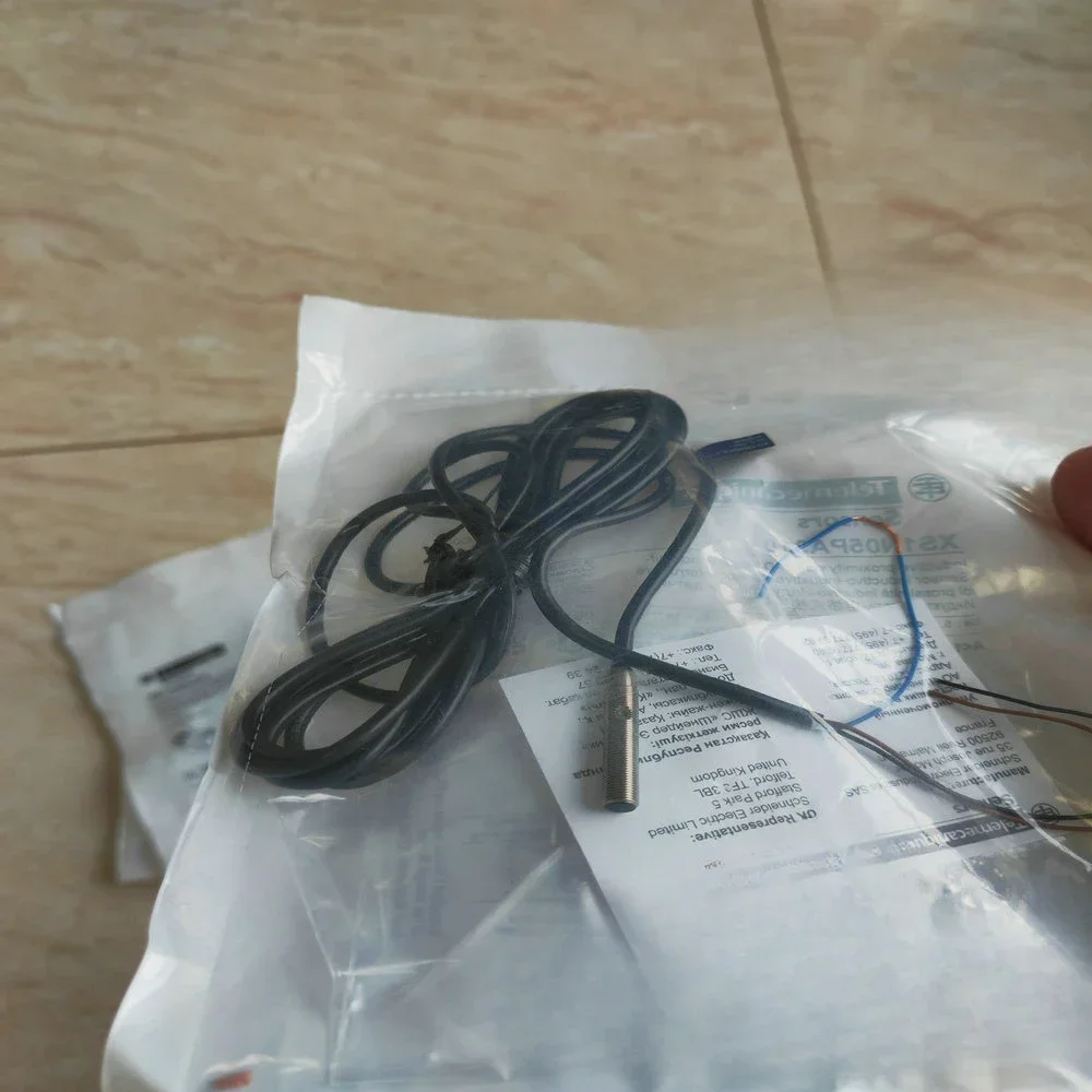 

XS4P18PA340L1 XS4P18PA370 XS4P18PA370D XS4P18PA370E1 Proximity Switch