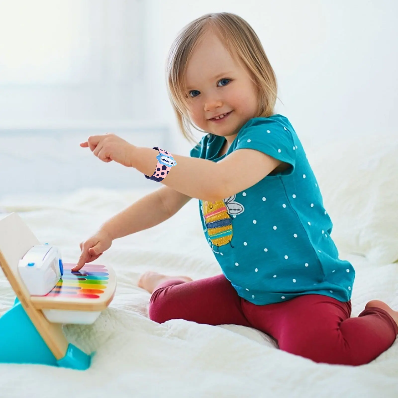 

Dual Color Watch Band for Kids Silicone Replacement Strap Adjustable Comfortable Fit Universal Smartwatch Wristband