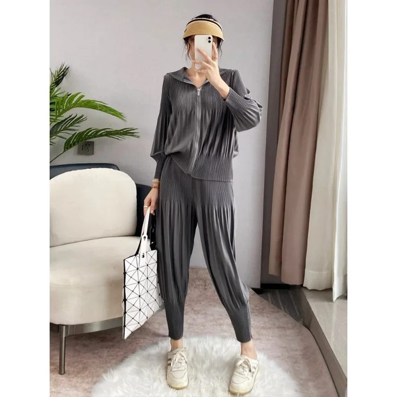 

Miyake Pleated Fashion Sports Casual Set Women's Autumn New Hooded Cardigan Coat Harlan Pants Two Piece Set