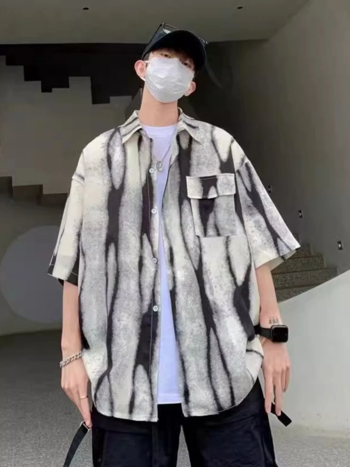 

Loose Casual Men's Short Sleeve Shirt Large Size 300 Pounds Japanese Dyed Stripe Gradient Thin Summer Top Trendy Neck