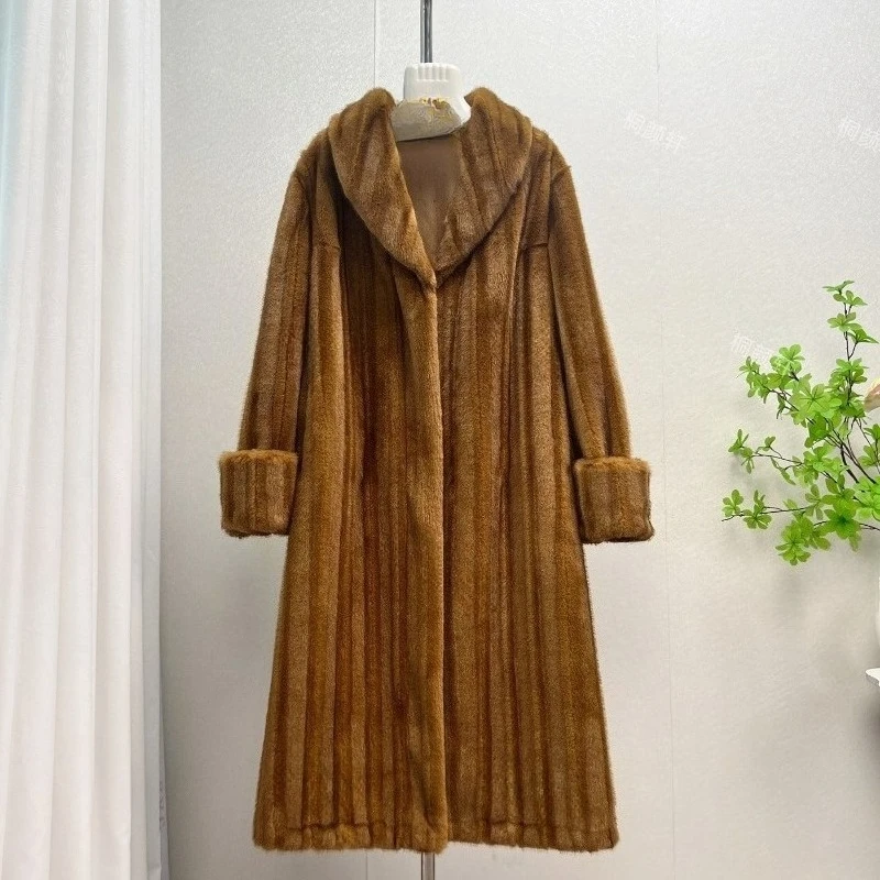 This Loose Long Coat Made of Golden Mink Fleece with A Faux Fur Is Elegant and Stylish for Women in Autumn and Winter. Fashion.