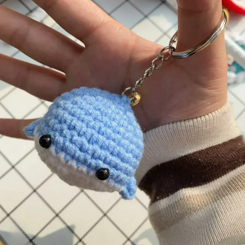 1/2Pcs Crocheted Little Whale Keychain Handmade Wool Making Cartoon Weaved Knitting Keyrings Backpack Pendants DIY Woollen Decor