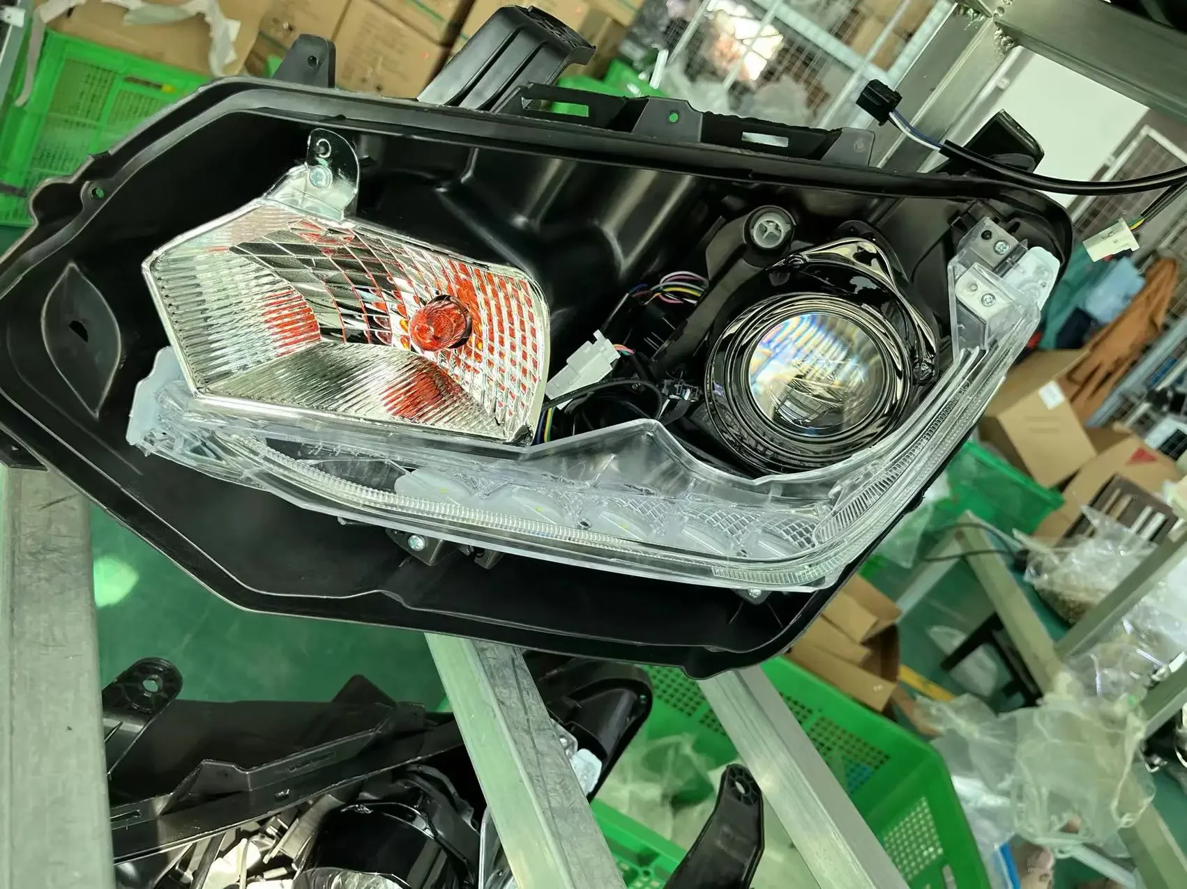 زوج المصابيح الأمامية لجهاز العرض LED DRL باللون الأسود لمصابيح DMAX Depo 2019+