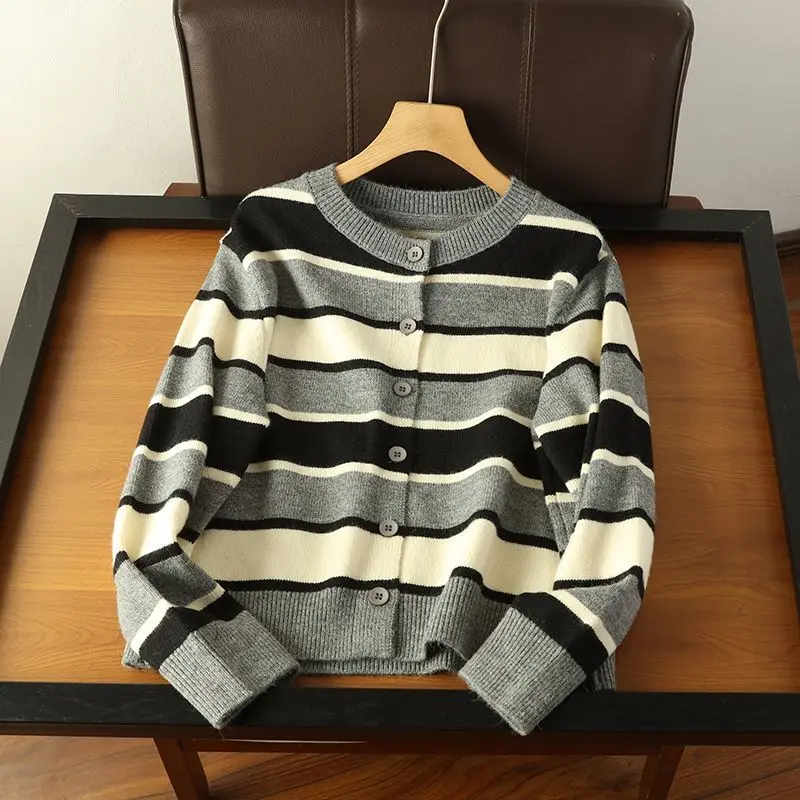 

Вязаный кардиган в полоску контрастного цвета, женский ранний осенний свитер, новая универсальная тонкая верхняя куртка с длинными рукавами в тон