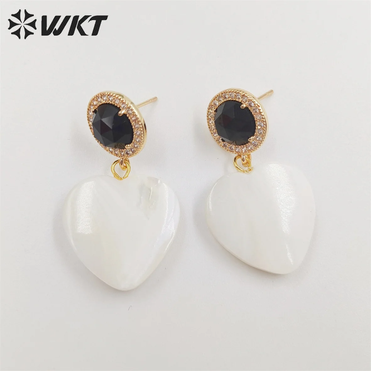 WT-MPE075 Wholesale newest fashion gold micropave cat eye studs earring popular women heart shell dangle earrings