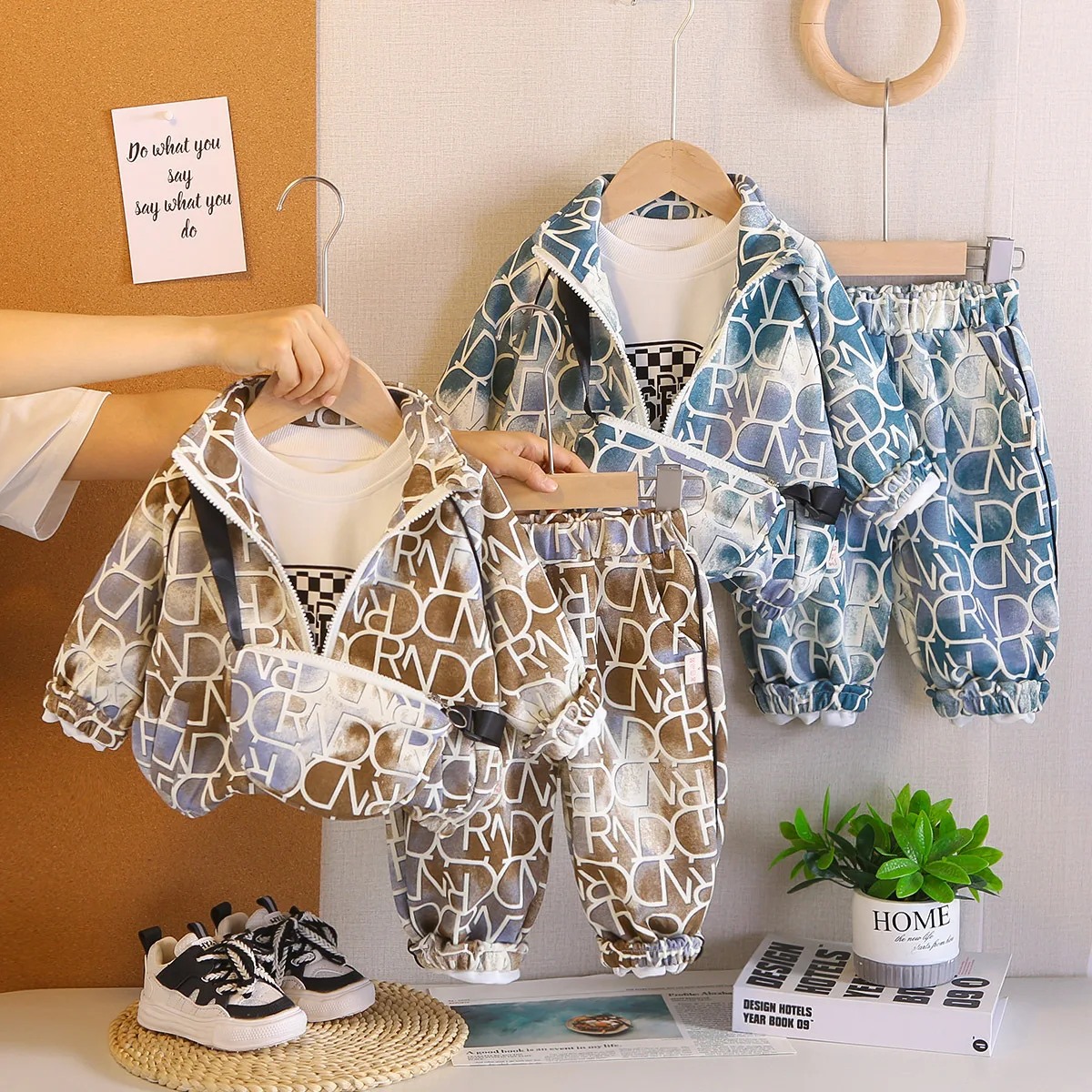 

Комплекты одежды для мальчиков, весна-осень 2025 г., детские модные пальто, футболки, брюки, спортивный костюм из 3 предметов для малышей, спортивные костюмы, детская одежда, От 3 лет