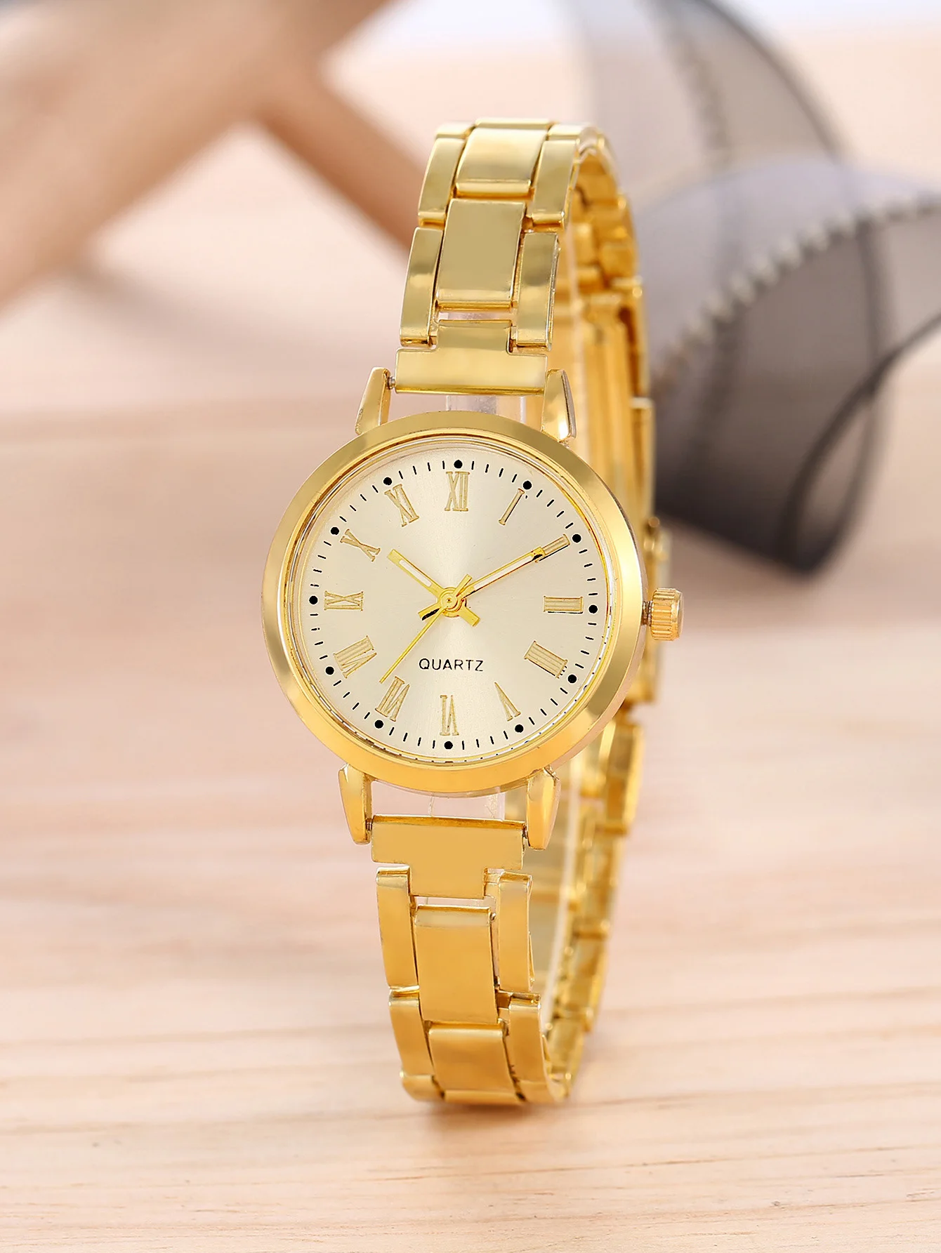 2PCS Casual fashion alloy Roman Ladies Rhinestone quartz watch with bracelet Necklace Ring earrings set the best gift item